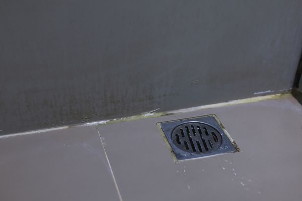 Cost of Bathroom Drain Installation in Newark