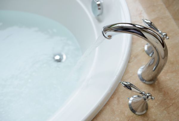 Cost of Tub Faucet Replacement in Newark